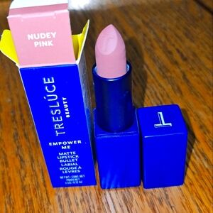 Tresluce matte lipstick Nudey Pink